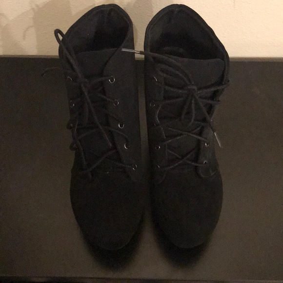 Black booties - Picture 1 of 4